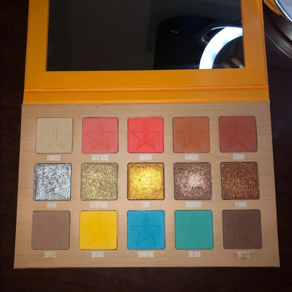 Jeffree Star thirsty eyeshadow palette